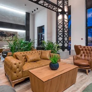 4* Hotel Bridge