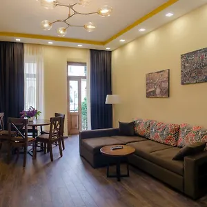 شقة Home@97 On Aghmashenebeli Avenue, تبليسي